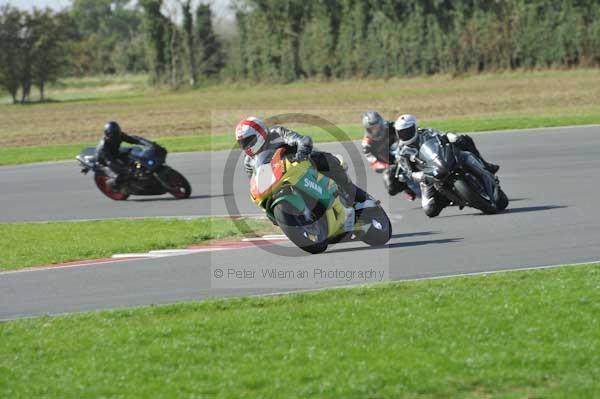 Motorcycle action photographs;Trackday digital images;event digital images;eventdigitalimages;no limits trackday;peter wileman photography;snetterton;snetterton circuit norfolk;snetterton photographs;trackday;trackday photos