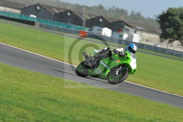 Motorcycle action photographs;Trackday digital images;event digital images;eventdigitalimages;no limits trackday;peter wileman photography;snetterton;snetterton circuit norfolk;snetterton photographs;trackday;trackday photos