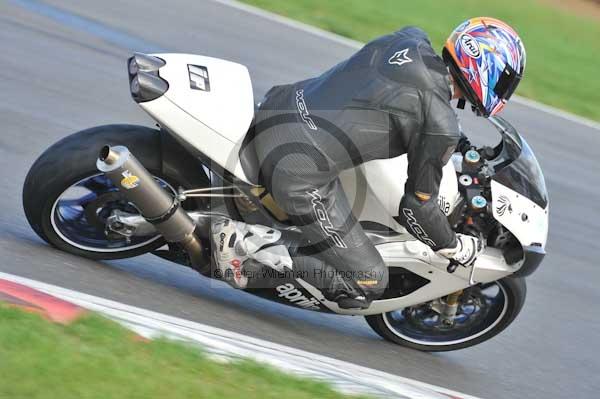 Motorcycle action photographs;Trackday digital images;event digital images;eventdigitalimages;no limits trackday;peter wileman photography;snetterton;snetterton circuit norfolk;snetterton photographs;trackday;trackday photos