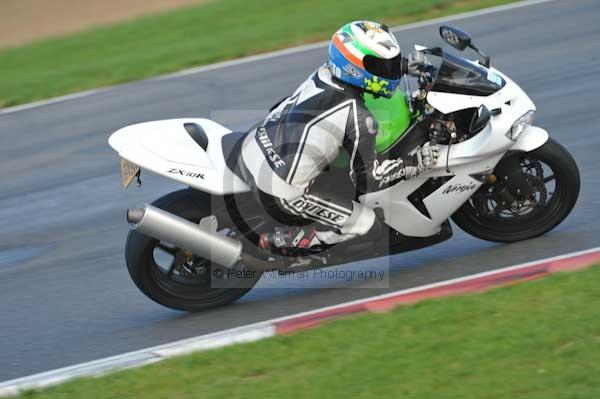 Motorcycle action photographs;Trackday digital images;event digital images;eventdigitalimages;no limits trackday;peter wileman photography;snetterton;snetterton circuit norfolk;snetterton photographs;trackday;trackday photos