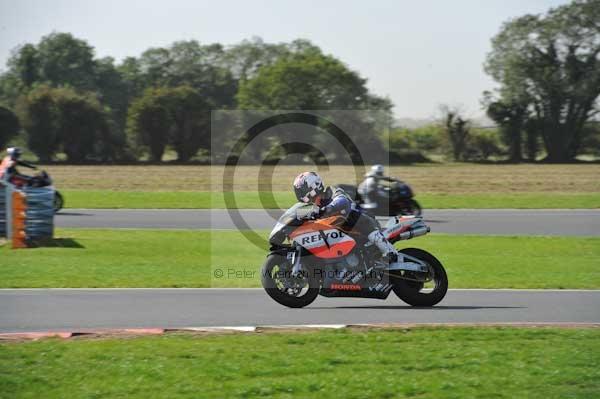 Motorcycle action photographs;Trackday digital images;event digital images;eventdigitalimages;no limits trackday;peter wileman photography;snetterton;snetterton circuit norfolk;snetterton photographs;trackday;trackday photos