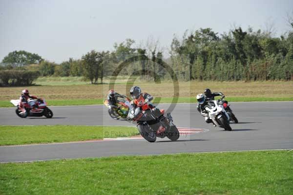 Motorcycle action photographs;Trackday digital images;event digital images;eventdigitalimages;no limits trackday;peter wileman photography;snetterton;snetterton circuit norfolk;snetterton photographs;trackday;trackday photos