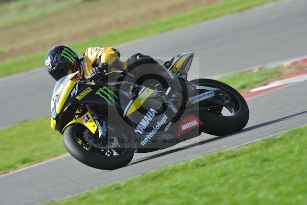 Motorcycle action photographs;Trackday digital images;event digital images;eventdigitalimages;no limits trackday;peter wileman photography;snetterton;snetterton circuit norfolk;snetterton photographs;trackday;trackday photos