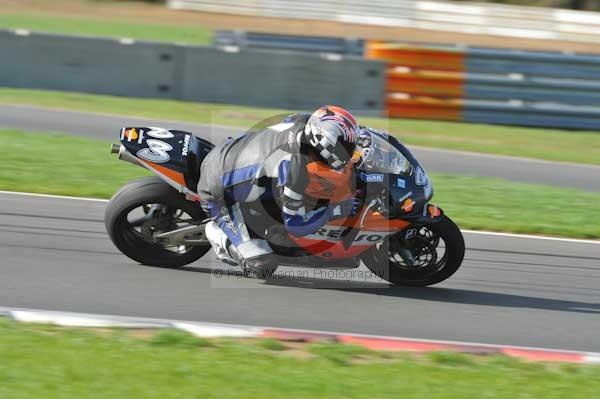 Motorcycle action photographs;Trackday digital images;event digital images;eventdigitalimages;no limits trackday;peter wileman photography;snetterton;snetterton circuit norfolk;snetterton photographs;trackday;trackday photos