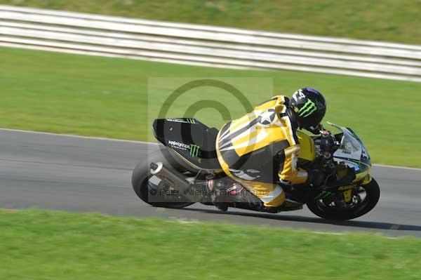 Motorcycle action photographs;Trackday digital images;event digital images;eventdigitalimages;no limits trackday;peter wileman photography;snetterton;snetterton circuit norfolk;snetterton photographs;trackday;trackday photos