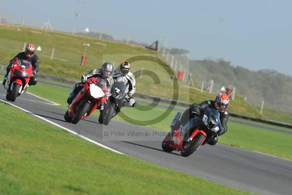 Motorcycle action photographs;Trackday digital images;event digital images;eventdigitalimages;no limits trackday;peter wileman photography;snetterton;snetterton circuit norfolk;snetterton photographs;trackday;trackday photos