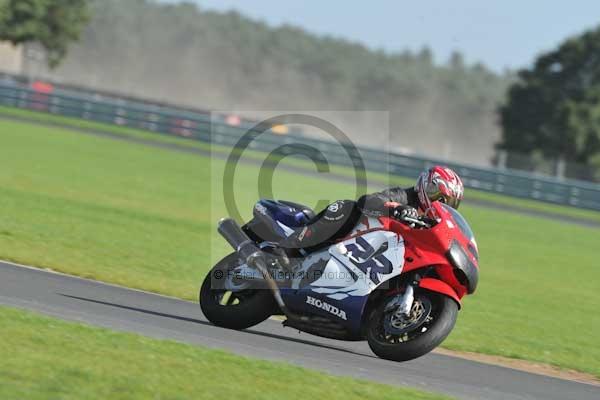 Motorcycle action photographs;Trackday digital images;event digital images;eventdigitalimages;no limits trackday;peter wileman photography;snetterton;snetterton circuit norfolk;snetterton photographs;trackday;trackday photos