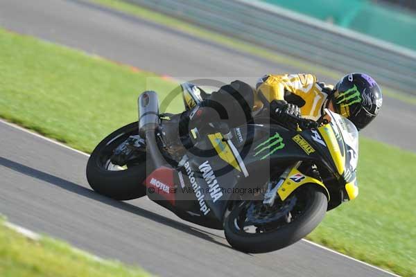 Motorcycle action photographs;Trackday digital images;event digital images;eventdigitalimages;no limits trackday;peter wileman photography;snetterton;snetterton circuit norfolk;snetterton photographs;trackday;trackday photos