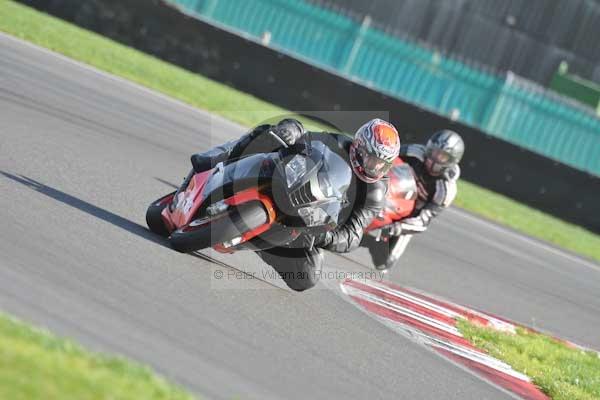 Motorcycle action photographs;Trackday digital images;event digital images;eventdigitalimages;no limits trackday;peter wileman photography;snetterton;snetterton circuit norfolk;snetterton photographs;trackday;trackday photos