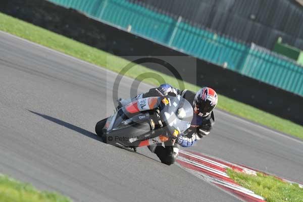 Motorcycle action photographs;Trackday digital images;event digital images;eventdigitalimages;no limits trackday;peter wileman photography;snetterton;snetterton circuit norfolk;snetterton photographs;trackday;trackday photos