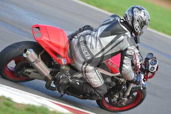 Motorcycle action photographs;Trackday digital images;event digital images;eventdigitalimages;no limits trackday;peter wileman photography;snetterton;snetterton circuit norfolk;snetterton photographs;trackday;trackday photos