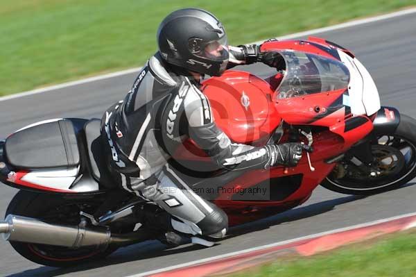Motorcycle action photographs;Trackday digital images;event digital images;eventdigitalimages;no limits trackday;peter wileman photography;snetterton;snetterton circuit norfolk;snetterton photographs;trackday;trackday photos