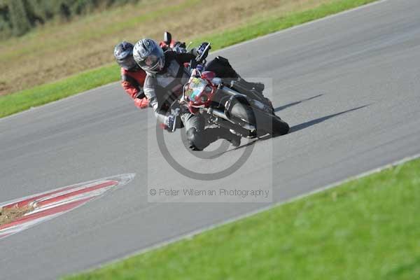 Motorcycle action photographs;Trackday digital images;event digital images;eventdigitalimages;no limits trackday;peter wileman photography;snetterton;snetterton circuit norfolk;snetterton photographs;trackday;trackday photos