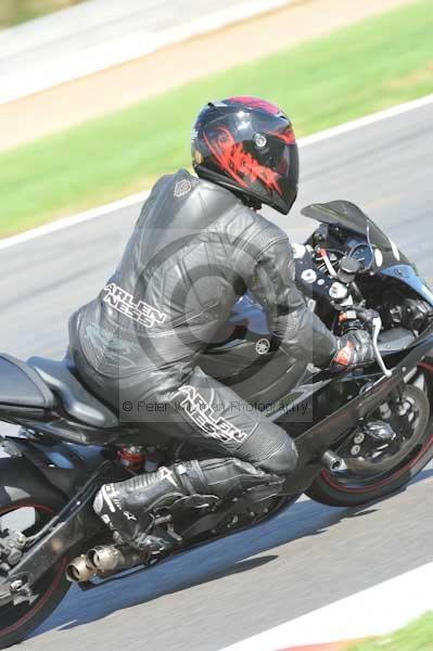 Motorcycle action photographs;Trackday digital images;event digital images;eventdigitalimages;no limits trackday;peter wileman photography;snetterton;snetterton circuit norfolk;snetterton photographs;trackday;trackday photos
