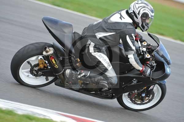 Motorcycle action photographs;Trackday digital images;event digital images;eventdigitalimages;no limits trackday;peter wileman photography;snetterton;snetterton circuit norfolk;snetterton photographs;trackday;trackday photos