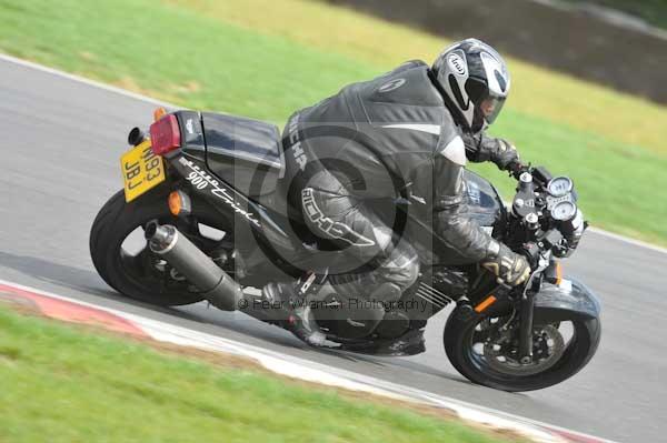 Motorcycle action photographs;Trackday digital images;event digital images;eventdigitalimages;no limits trackday;peter wileman photography;snetterton;snetterton circuit norfolk;snetterton photographs;trackday;trackday photos