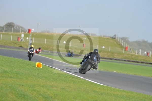 Motorcycle action photographs;Trackday digital images;event digital images;eventdigitalimages;no limits trackday;peter wileman photography;snetterton;snetterton circuit norfolk;snetterton photographs;trackday;trackday photos