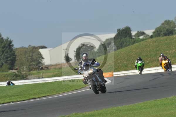 Motorcycle action photographs;Trackday digital images;event digital images;eventdigitalimages;no limits trackday;peter wileman photography;snetterton;snetterton circuit norfolk;snetterton photographs;trackday;trackday photos
