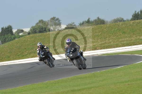 Motorcycle action photographs;Trackday digital images;event digital images;eventdigitalimages;no limits trackday;peter wileman photography;snetterton;snetterton circuit norfolk;snetterton photographs;trackday;trackday photos