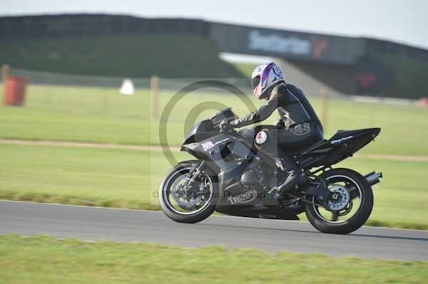 Motorcycle action photographs;Trackday digital images;event digital images;eventdigitalimages;no limits trackday;peter wileman photography;snetterton;snetterton circuit norfolk;snetterton photographs;trackday;trackday photos