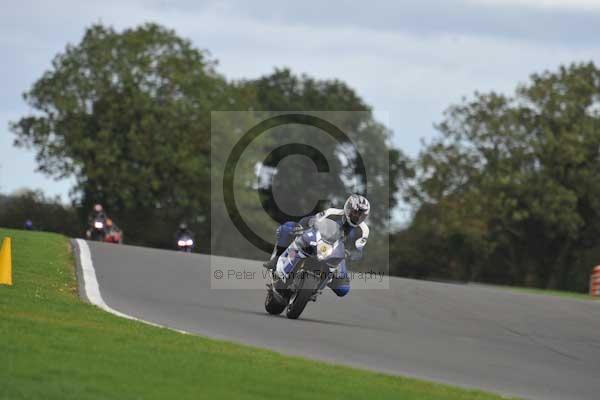 Motorcycle action photographs;Trackday digital images;event digital images;eventdigitalimages;no limits trackday;peter wileman photography;snetterton;snetterton circuit norfolk;snetterton photographs;trackday;trackday photos
