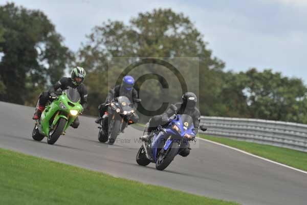 Motorcycle action photographs;Trackday digital images;event digital images;eventdigitalimages;no limits trackday;peter wileman photography;snetterton;snetterton circuit norfolk;snetterton photographs;trackday;trackday photos