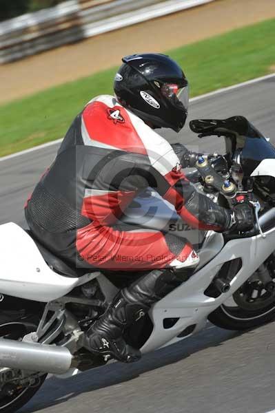 Motorcycle action photographs;Trackday digital images;event digital images;eventdigitalimages;no limits trackday;peter wileman photography;snetterton;snetterton circuit norfolk;snetterton photographs;trackday;trackday photos
