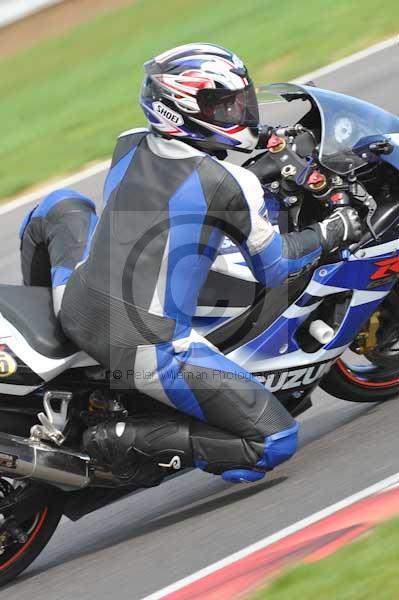 Motorcycle action photographs;Trackday digital images;event digital images;eventdigitalimages;no limits trackday;peter wileman photography;snetterton;snetterton circuit norfolk;snetterton photographs;trackday;trackday photos