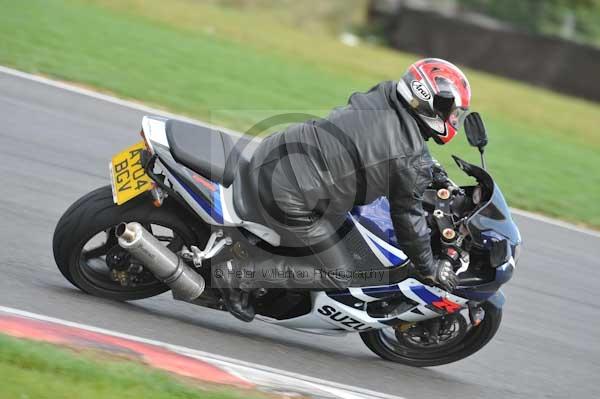 Motorcycle action photographs;Trackday digital images;event digital images;eventdigitalimages;no limits trackday;peter wileman photography;snetterton;snetterton circuit norfolk;snetterton photographs;trackday;trackday photos