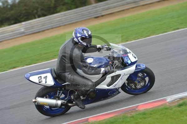 Motorcycle action photographs;Trackday digital images;event digital images;eventdigitalimages;no limits trackday;peter wileman photography;snetterton;snetterton circuit norfolk;snetterton photographs;trackday;trackday photos