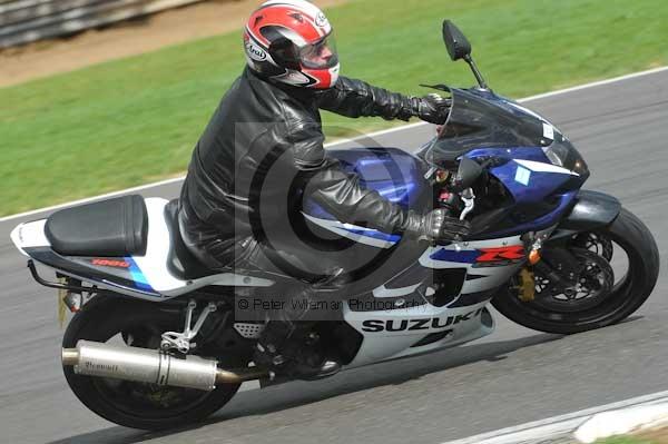 Motorcycle action photographs;Trackday digital images;event digital images;eventdigitalimages;no limits trackday;peter wileman photography;snetterton;snetterton circuit norfolk;snetterton photographs;trackday;trackday photos