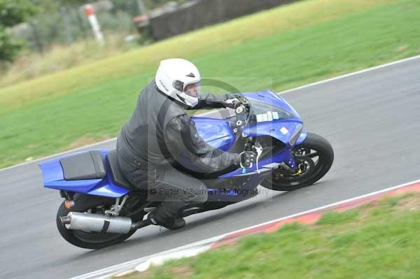 Motorcycle action photographs;Trackday digital images;event digital images;eventdigitalimages;no limits trackday;peter wileman photography;snetterton;snetterton circuit norfolk;snetterton photographs;trackday;trackday photos
