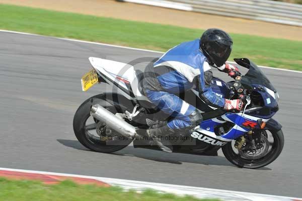 Motorcycle action photographs;Trackday digital images;event digital images;eventdigitalimages;no limits trackday;peter wileman photography;snetterton;snetterton circuit norfolk;snetterton photographs;trackday;trackday photos