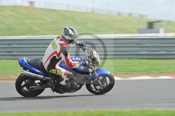 Motorcycle action photographs;Trackday digital images;event digital images;eventdigitalimages;no limits trackday;peter wileman photography;snetterton;snetterton circuit norfolk;snetterton photographs;trackday;trackday photos