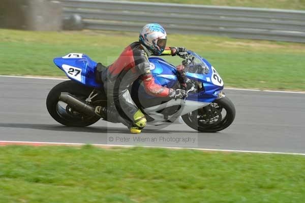 Motorcycle action photographs;Trackday digital images;event digital images;eventdigitalimages;no limits trackday;peter wileman photography;snetterton;snetterton circuit norfolk;snetterton photographs;trackday;trackday photos