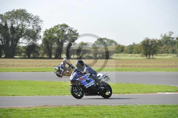 Motorcycle action photographs;Trackday digital images;event digital images;eventdigitalimages;no limits trackday;peter wileman photography;snetterton;snetterton circuit norfolk;snetterton photographs;trackday;trackday photos