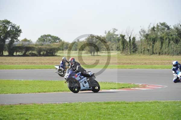 Motorcycle action photographs;Trackday digital images;event digital images;eventdigitalimages;no limits trackday;peter wileman photography;snetterton;snetterton circuit norfolk;snetterton photographs;trackday;trackday photos