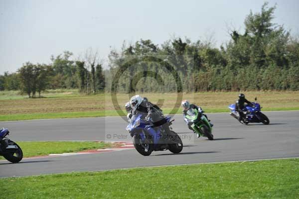 Motorcycle action photographs;Trackday digital images;event digital images;eventdigitalimages;no limits trackday;peter wileman photography;snetterton;snetterton circuit norfolk;snetterton photographs;trackday;trackday photos