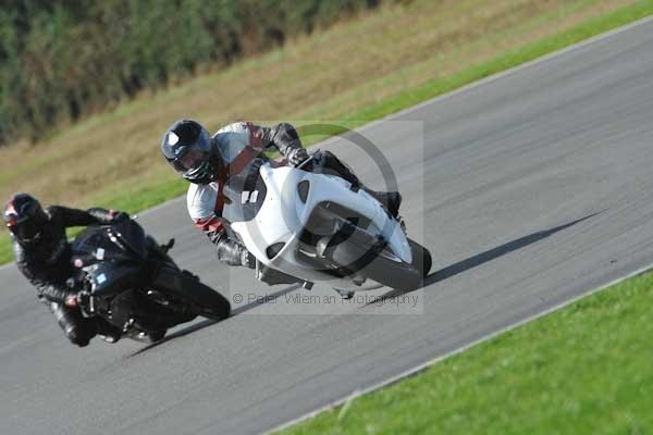 Motorcycle action photographs;Trackday digital images;event digital images;eventdigitalimages;no limits trackday;peter wileman photography;snetterton;snetterton circuit norfolk;snetterton photographs;trackday;trackday photos