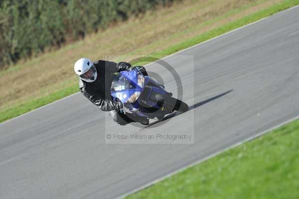 Motorcycle action photographs;Trackday digital images;event digital images;eventdigitalimages;no limits trackday;peter wileman photography;snetterton;snetterton circuit norfolk;snetterton photographs;trackday;trackday photos