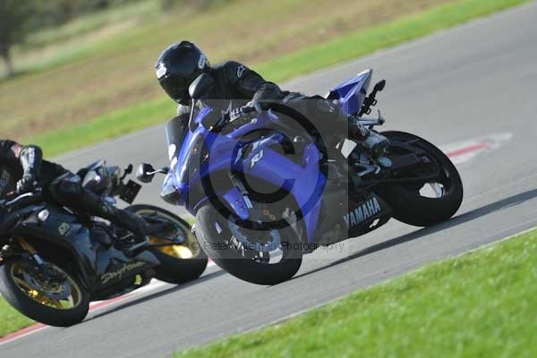 Motorcycle action photographs;Trackday digital images;event digital images;eventdigitalimages;no limits trackday;peter wileman photography;snetterton;snetterton circuit norfolk;snetterton photographs;trackday;trackday photos
