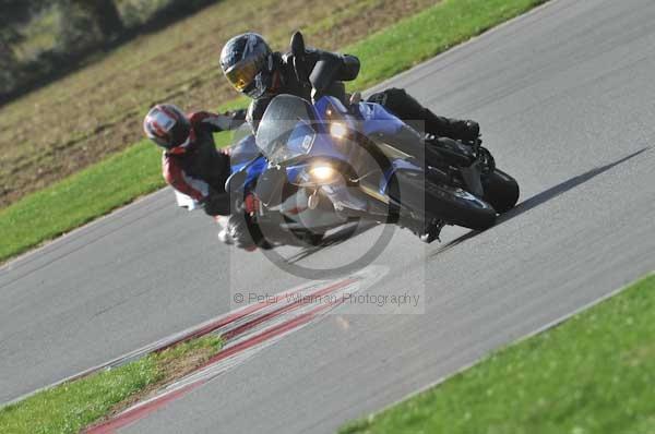 Motorcycle action photographs;Trackday digital images;event digital images;eventdigitalimages;no limits trackday;peter wileman photography;snetterton;snetterton circuit norfolk;snetterton photographs;trackday;trackday photos