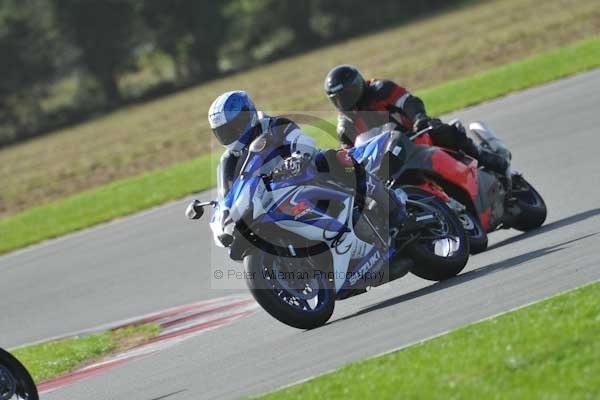 Motorcycle action photographs;Trackday digital images;event digital images;eventdigitalimages;no limits trackday;peter wileman photography;snetterton;snetterton circuit norfolk;snetterton photographs;trackday;trackday photos
