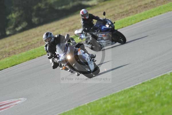 Motorcycle action photographs;Trackday digital images;event digital images;eventdigitalimages;no limits trackday;peter wileman photography;snetterton;snetterton circuit norfolk;snetterton photographs;trackday;trackday photos