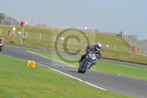 Motorcycle action photographs;Trackday digital images;event digital images;eventdigitalimages;no limits trackday;peter wileman photography;snetterton;snetterton circuit norfolk;snetterton photographs;trackday;trackday photos