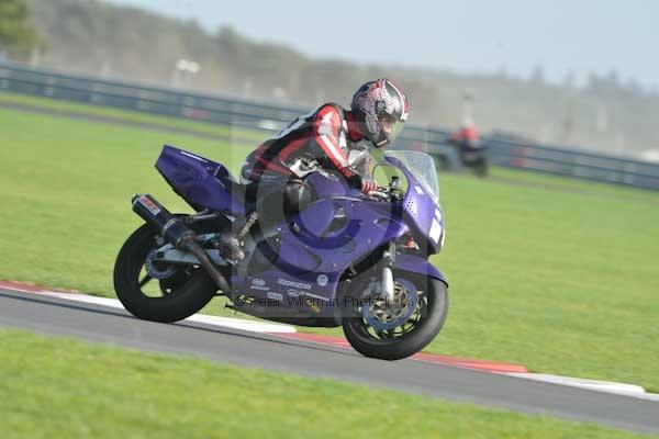 Motorcycle action photographs;Trackday digital images;event digital images;eventdigitalimages;no limits trackday;peter wileman photography;snetterton;snetterton circuit norfolk;snetterton photographs;trackday;trackday photos