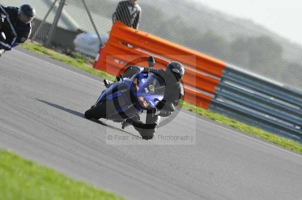 Motorcycle action photographs;Trackday digital images;event digital images;eventdigitalimages;no limits trackday;peter wileman photography;snetterton;snetterton circuit norfolk;snetterton photographs;trackday;trackday photos