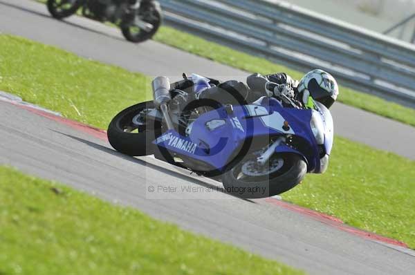 Motorcycle action photographs;Trackday digital images;event digital images;eventdigitalimages;no limits trackday;peter wileman photography;snetterton;snetterton circuit norfolk;snetterton photographs;trackday;trackday photos