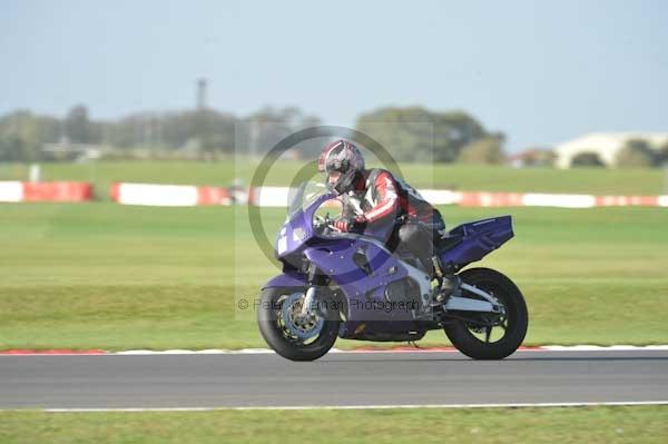 Motorcycle action photographs;Trackday digital images;event digital images;eventdigitalimages;no limits trackday;peter wileman photography;snetterton;snetterton circuit norfolk;snetterton photographs;trackday;trackday photos
