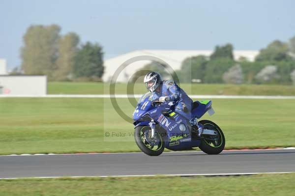Motorcycle action photographs;Trackday digital images;event digital images;eventdigitalimages;no limits trackday;peter wileman photography;snetterton;snetterton circuit norfolk;snetterton photographs;trackday;trackday photos